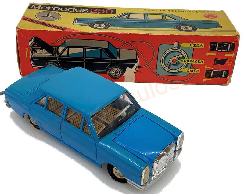 Mercedes 250 na bowden a TAXI na setrvačník
